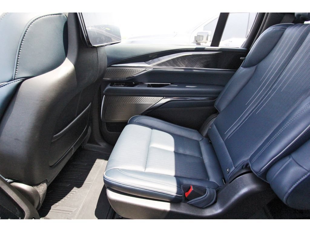 New 2026 Cadillac Escalade IQ Luxury 2 AWD/4WD image 12