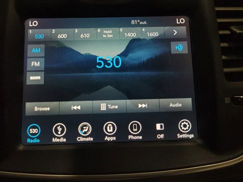 Used 2019 Chrysler 300 Touring RWD image 25