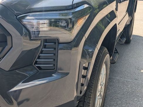 Certified 2025 Toyota Tacoma SR5 RWD image 9