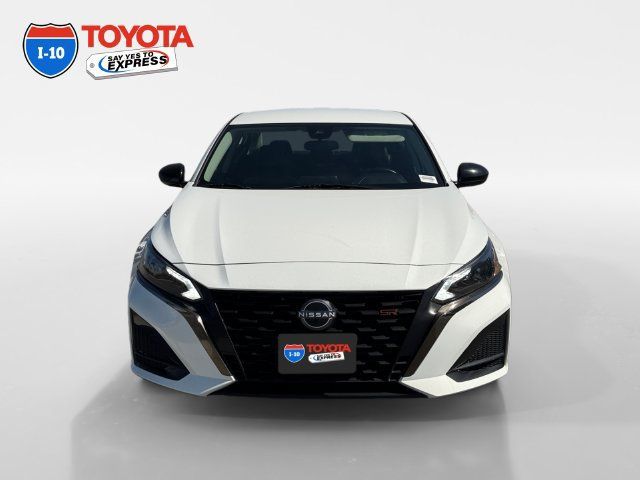 Used 2024 Nissan Altima 2.5 SR FWD image 8
