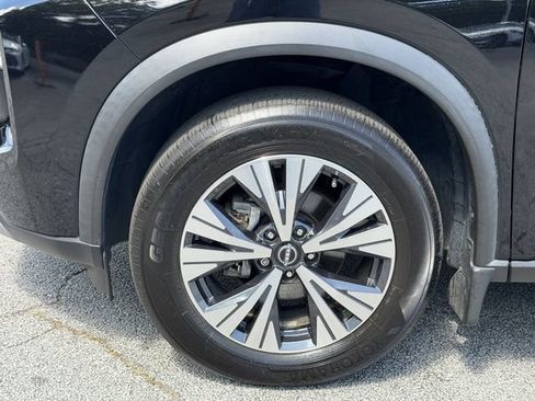 Certified 2023 Nissan Rogue SV FWD image 29