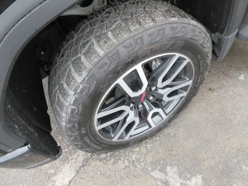 Used 2023 GMC Sierra 1500 AT4 w/ AT4 Premium Package AWD/4WD image 14