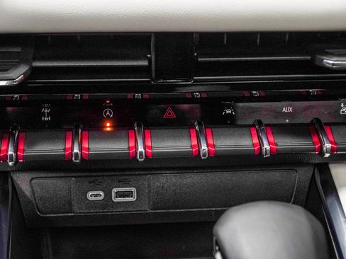 Used 2024 GMC Canyon AT4X image 21