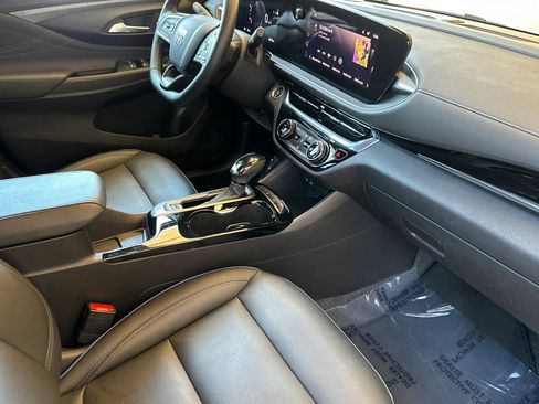 Certified 2025 Buick Envista Sport Touring FWD image 16