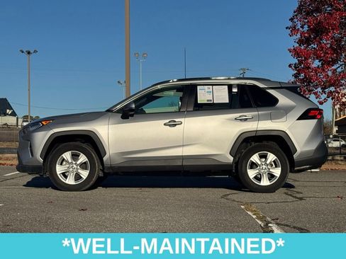 Used 2021 Toyota RAV4 XLE image 4