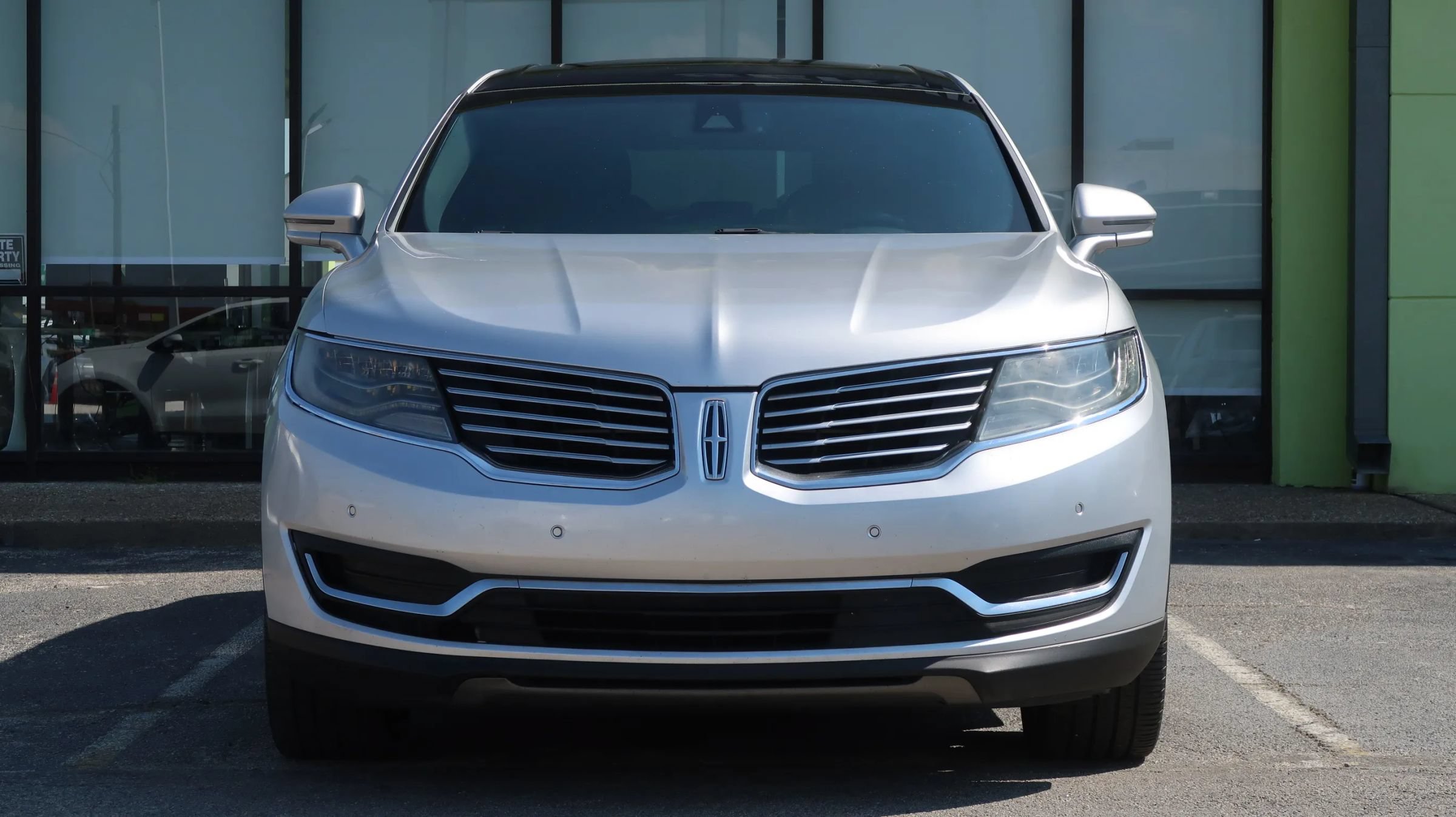 Used 2016 Lincoln MKX Reserve w/ Luxury Package AWD/4WD image 2