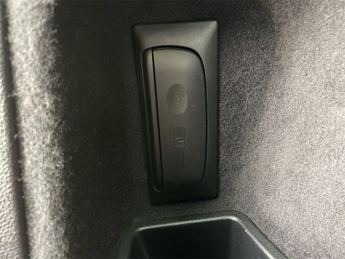 Used 2016 Jeep Grand Cherokee Limited image 53