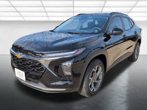 New 2026 Chevrolet Trax LT w/ LT Convenience Package FWD image 24