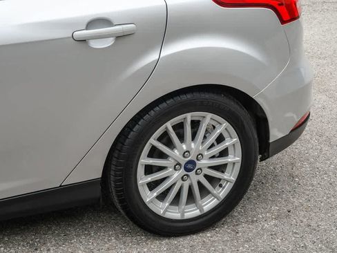 Used 2017 Ford Focus Electric Hatchback FWD image 11