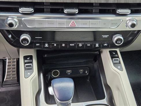 Used 2023 Kia Telluride SX Prestige AWD/4WD image 18