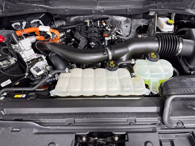 Certified 2025 Ford F150 Platinum w/ Equipment Group 702A High AWD/4WD image 9