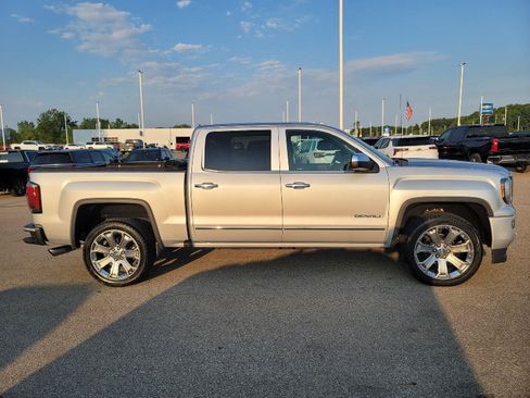Used 2018 GMC Sierra 1500 Denali w/ Denali Ultimate Package AWD/4WD image 9