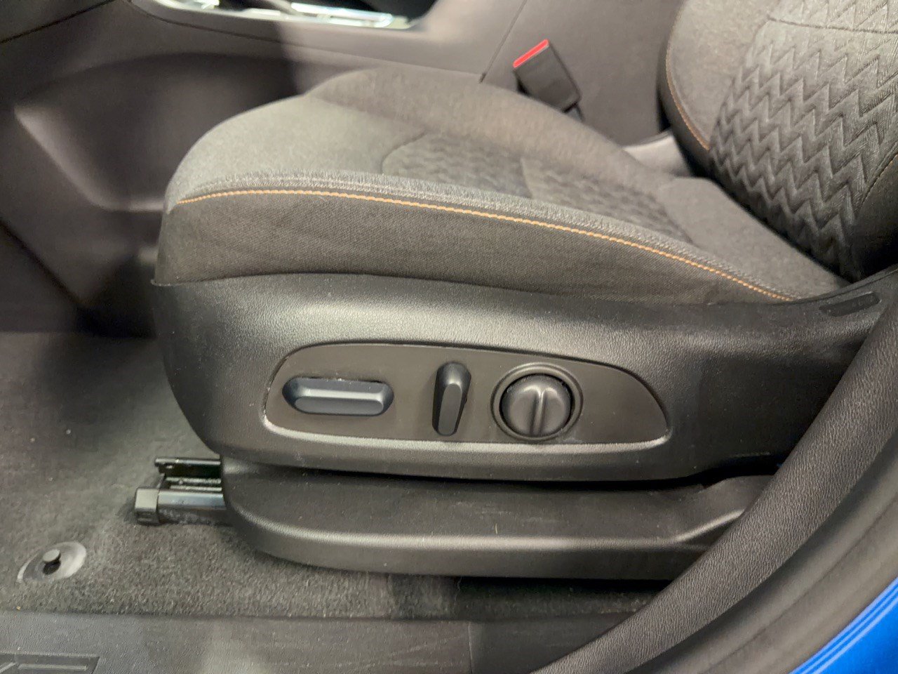 Used 2024 Chevrolet Equinox LT FWD image 16