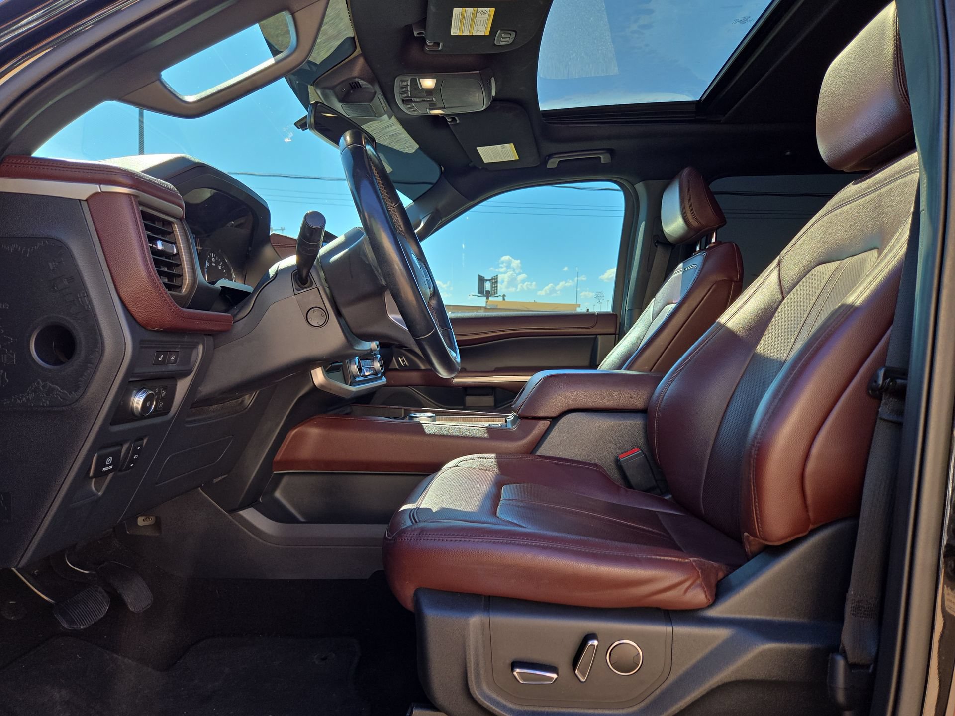 Used 2022 Ford Expedition Limited RWD image 16