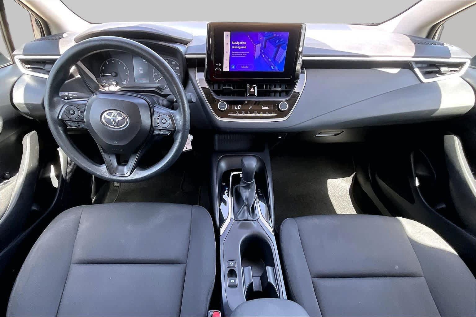 Used 2025 Toyota Corolla LE FWD image 15