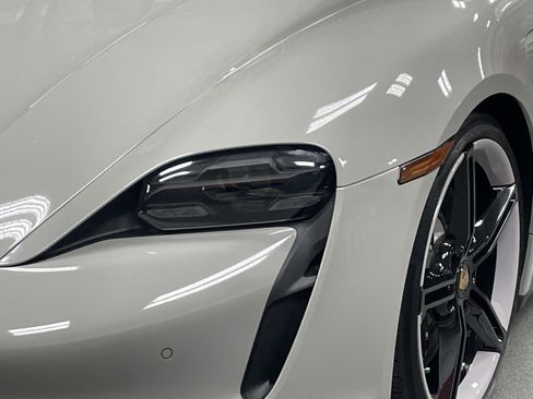 Used 2021 Porsche Taycan Turbo image 6