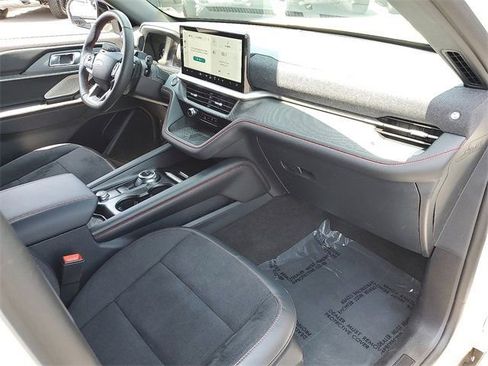 Used 2025 Ford Explorer ST image 14