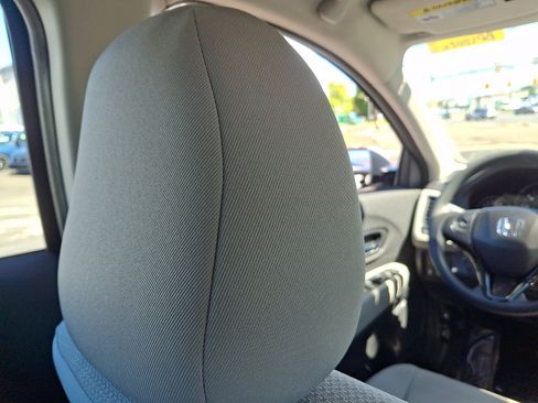 Used 2021 Honda HR-V LX image 9