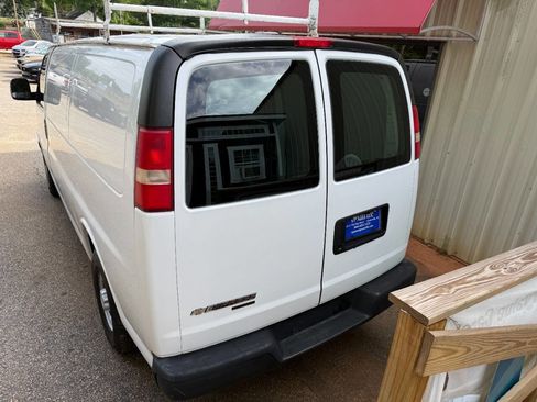 Used 2014 Chevrolet Express 2500 RWD image 5