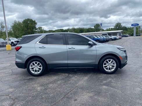 Used 2024 Chevrolet Equinox LT w/ LPO, Floor Liner Package FWD image 12