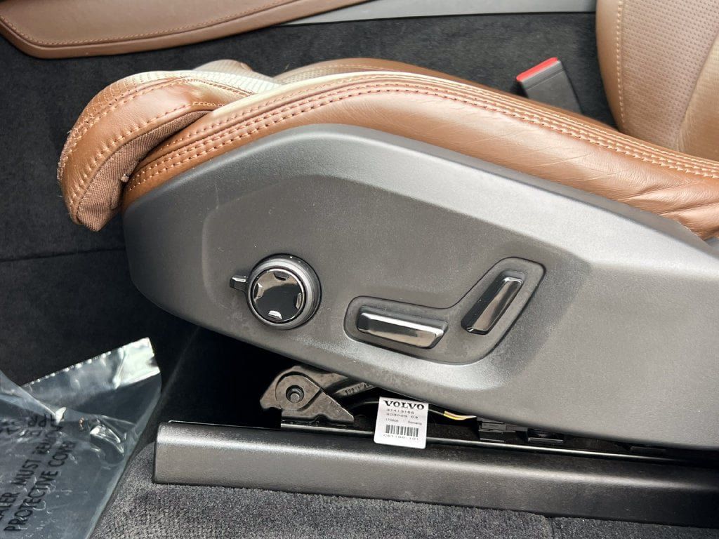 Used 2018 Volvo XC90 T6 Inscription w/ Convenience Package AWD/4WD image 13