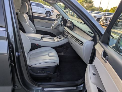 Used 2023 Hyundai Palisade Limited AWD/4WD image 39