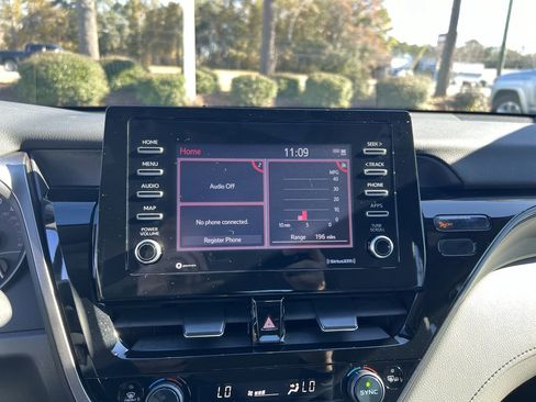 Used 2022 Toyota Camry SE image 23