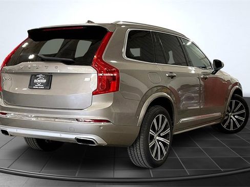 Used 2021 Volvo XC90 T8 Inscription image 2