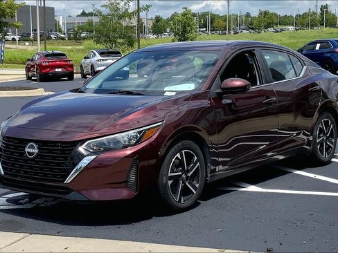 Used 2025 Nissan Sentra SV FWD image 5