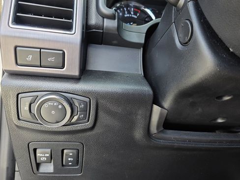 Used 2019 Ford Expedition Platinum image 20