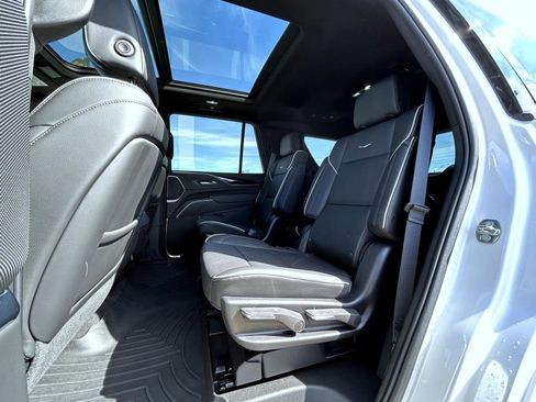 Used 2022 Cadillac Escalade Sport w/ LPO, ONYX Package image 21