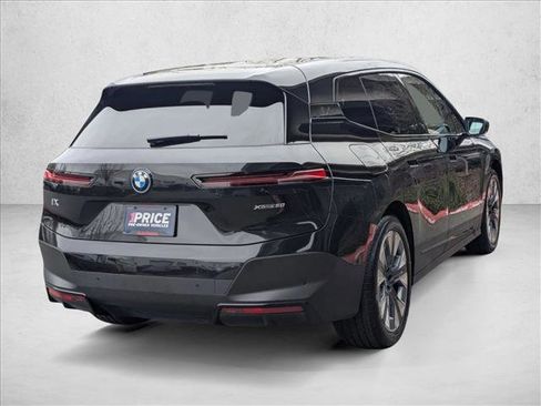 Used 2023 BMW iX xDrive50 w/ Premium Package image 5