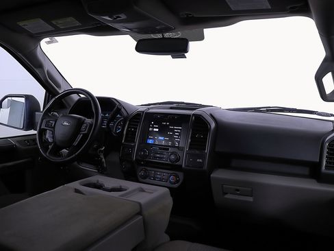 Used 2017 Ford F150 XLT w/ Equipment Group 302A Luxury RWD image 13