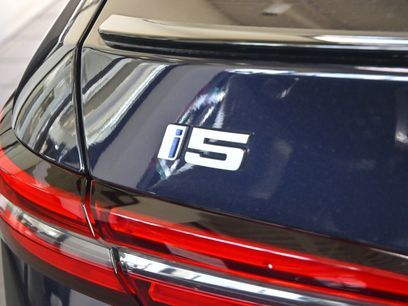 New 2024 BMW i5 eDrive40i w/ Executive Package