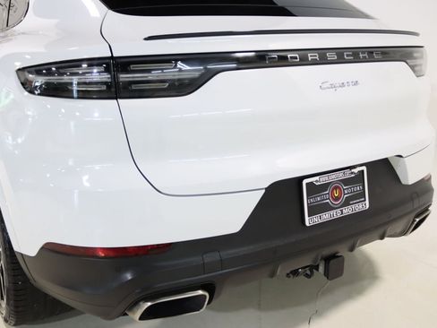Used 2023 Porsche Cayenne Coupe w/ Towing Package w/o Tow Ball AWD/4WD image 74