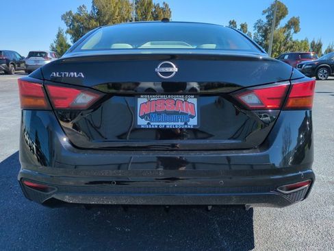 Certified 2025 Nissan Altima 2.5 SV image 6