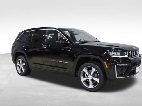 New 2026 Jeep Grand Cherokee Limited image 3