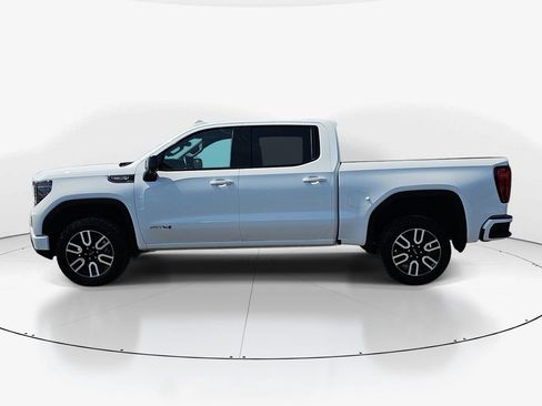 Used 2024 GMC Sierra 1500 AT4 w/ Technology Package AWD/4WD image 10