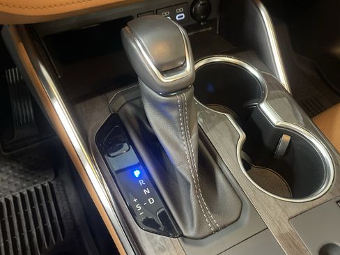 Used 2023 Toyota Highlander Platinum image 26