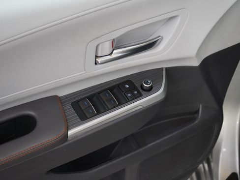 Used 2023 Toyota Sienna XSE FWD image 23