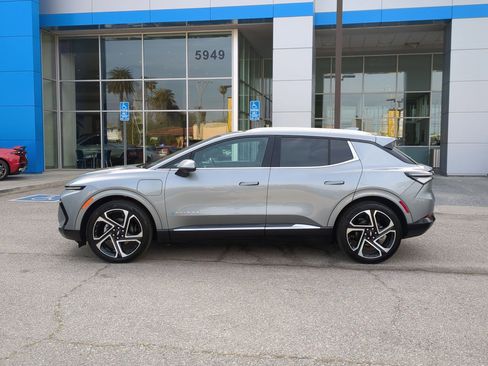 Used 2026 Chevrolet Equinox EV LT w/ Convenience Package II image 8