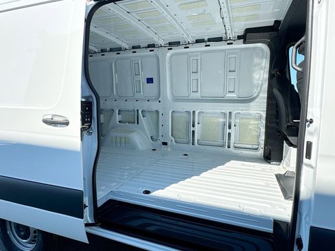 New 2025 Mercedes-Benz Sprinter 2500 image 22