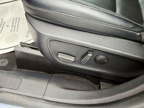 Used 2022 Ford Escape Titanium image 11