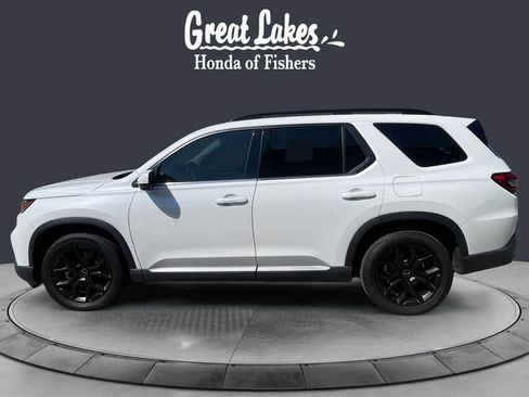 Used 2025 Honda Pilot Touring image 2