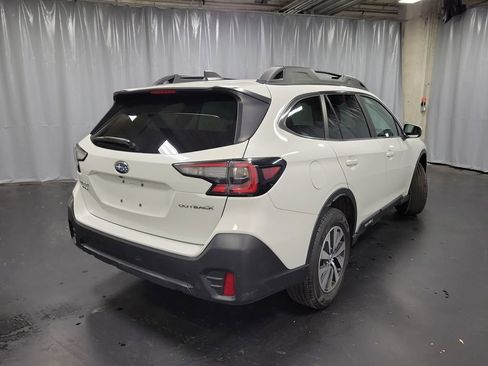 Used 2022 Subaru Outback Premium image 8