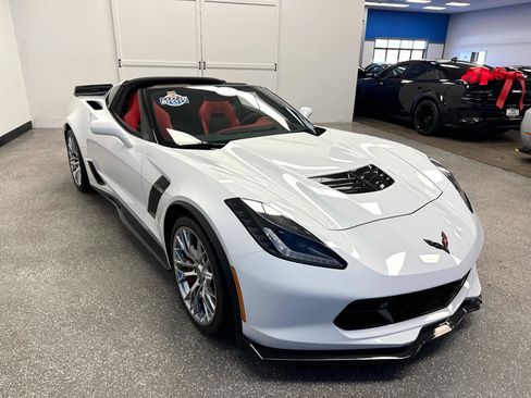 Used 2017 Chevrolet Corvette Z06 image 3