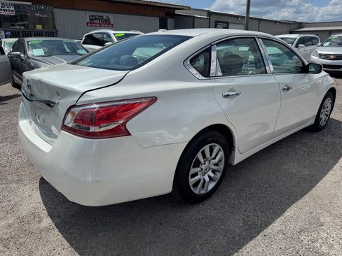 Used 2015 Nissan Altima 2.5 S w/ Power Driver Seat Package FWD image 6