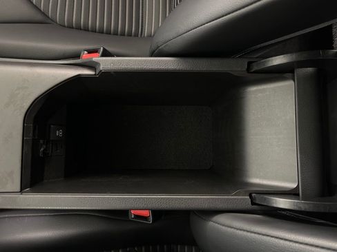 Used 2022 Toyota Camry SE w/ Convenience Package image 23