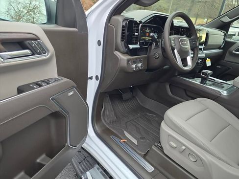 New 2026 GMC Sierra 1500 SLT w/ SLT Premium Plus Package image 4