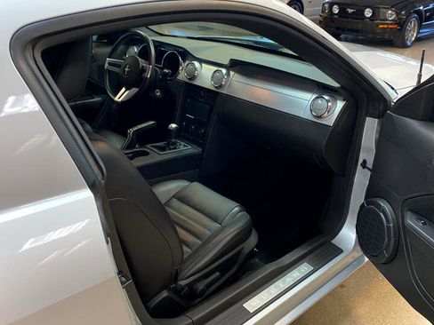 Used 2006 Ford Mustang GT image 36